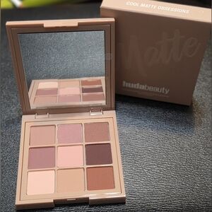 🎁Huda Beauty Matte Obsessions Eyeshadow Palette in Cool